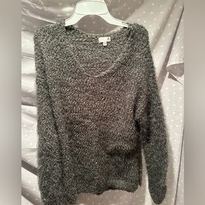 OS women’s sweater pale green size M/L.